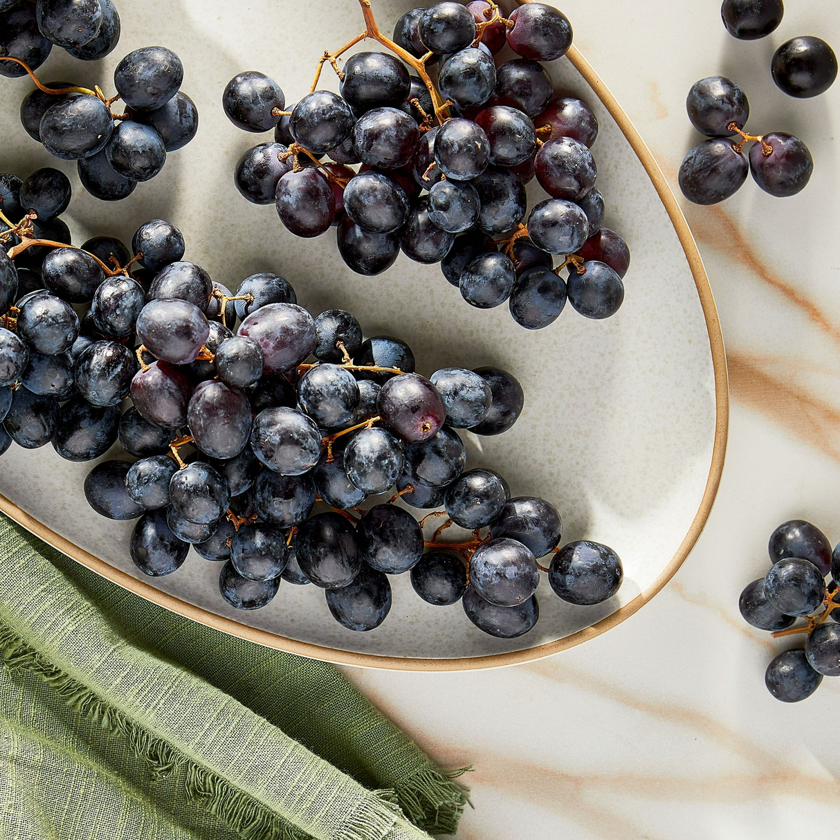 Fresh Black Seedless Grapes, Bag (2.25 lbs/Bag Est.)